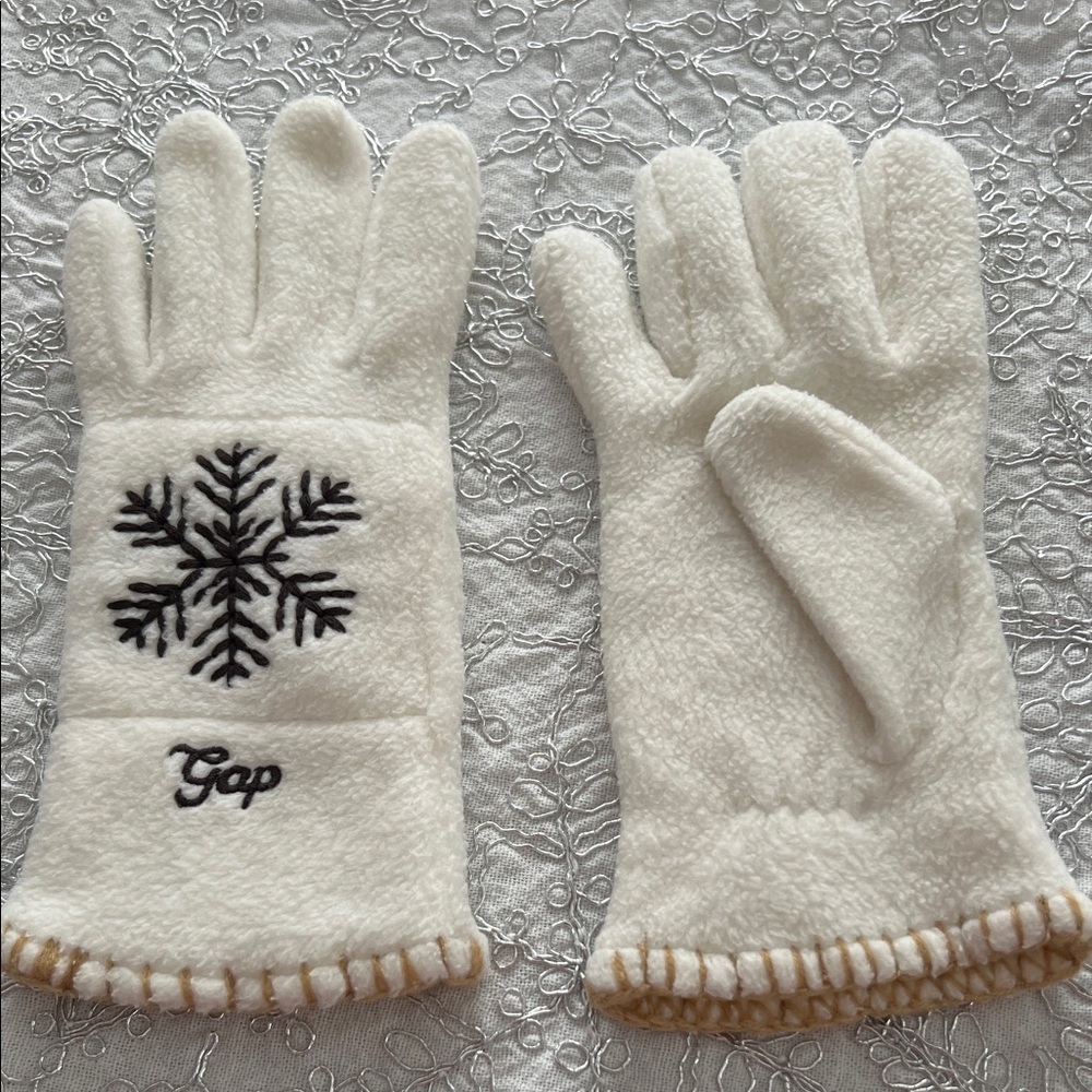 GAP White Fleece Gloves with Black Snowflake Embroidery